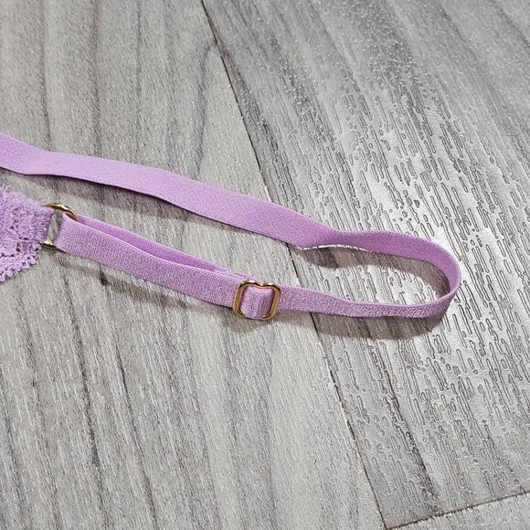 Victoria's Secret DREAM ANGELS Lilac Lace Adjustable V-String Thong Panty - Picture 3 of 4